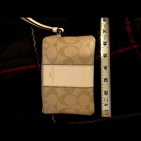 Coach wristlet - Picture 1 of 4